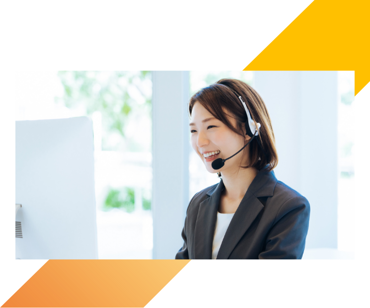 cx業務支援を行う女性